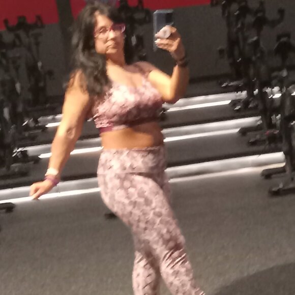 - Victoria’s Secret Leggings - Picture 5 of 7